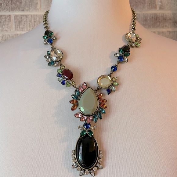 LOGO by Lori Goldstein Jewelry - Logo Lori Goldstein links necklace with removable drop pendant. Box included.